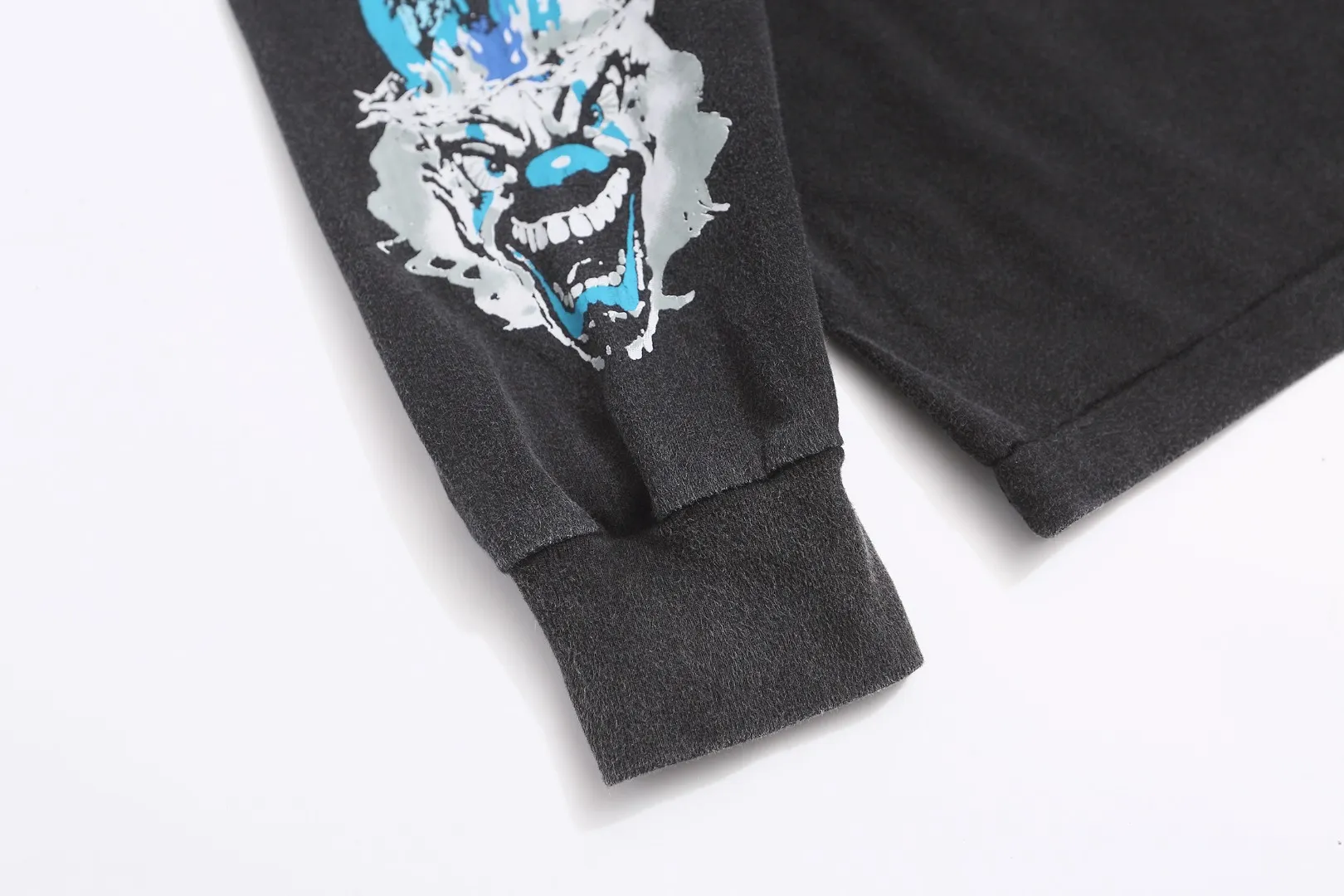 SAINT Michael heavy distressed washed retro flame dice printed loose round neck pullover long-sleeved T-shirt Fabric: 260g Style number: SM662 Size: S-M-L-XL Color: washed black Price: P156
